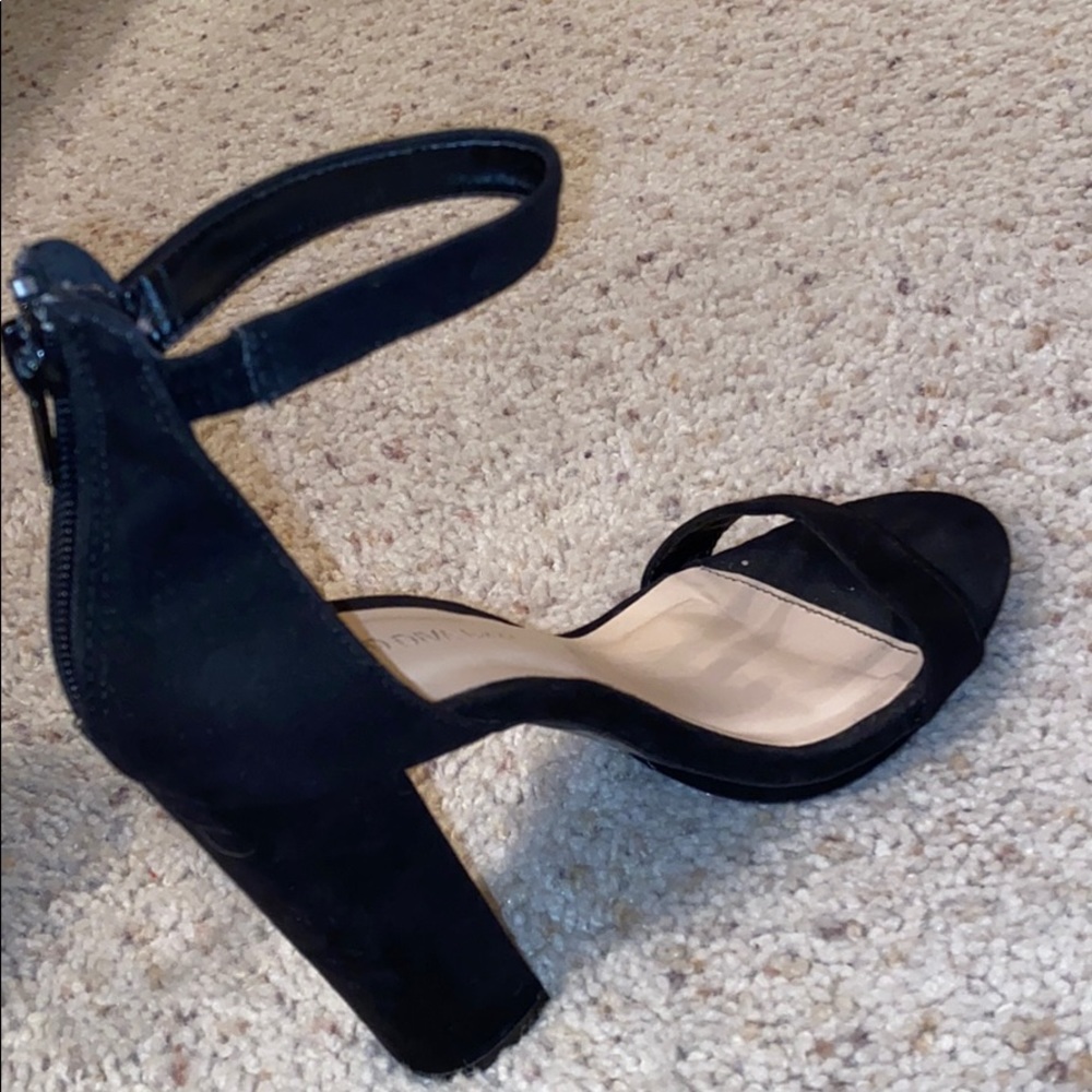 Heels 👠 - Picture 2 of 3